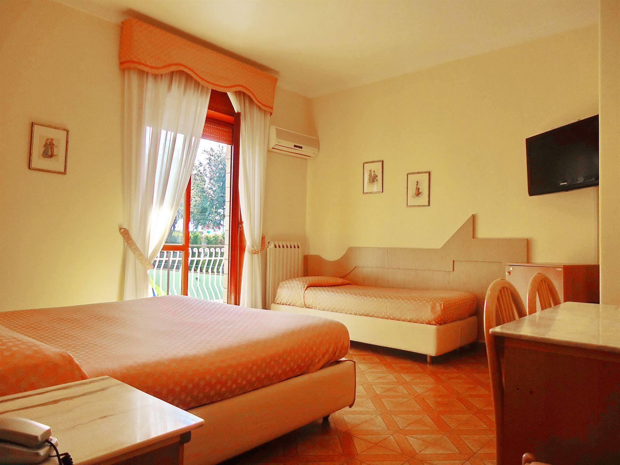 Hotel Giovanna Pompei Exterior photo